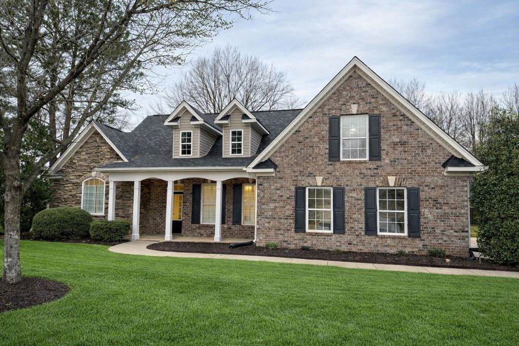 337 Rhapsody Lane, Boiling Springs, SC 29316