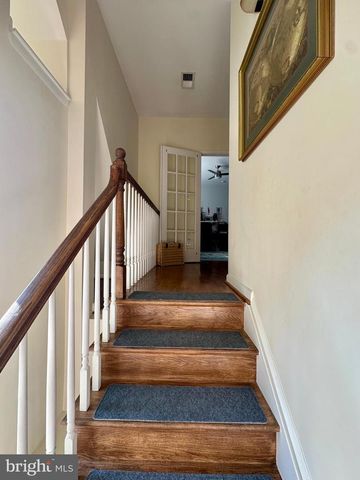 2223 GREAT FALLS ST, Falls Church, VA 22046