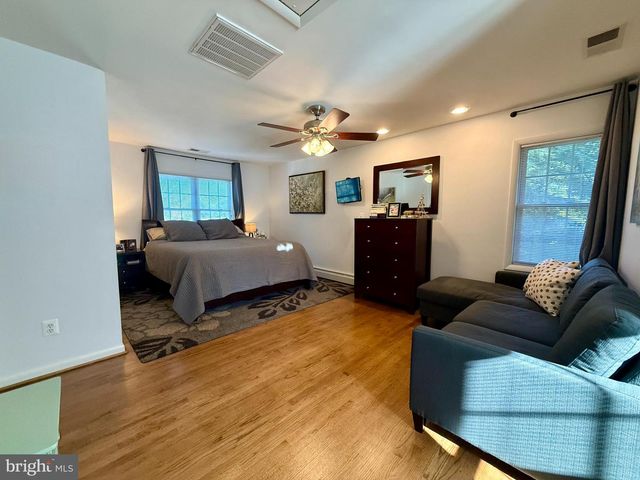 2223 GREAT FALLS ST, Falls Church, VA 22046