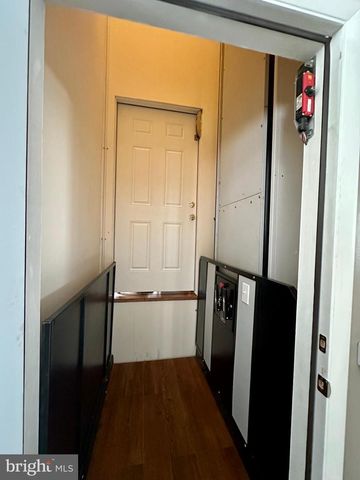 2223 GREAT FALLS ST, Falls Church, VA 22046