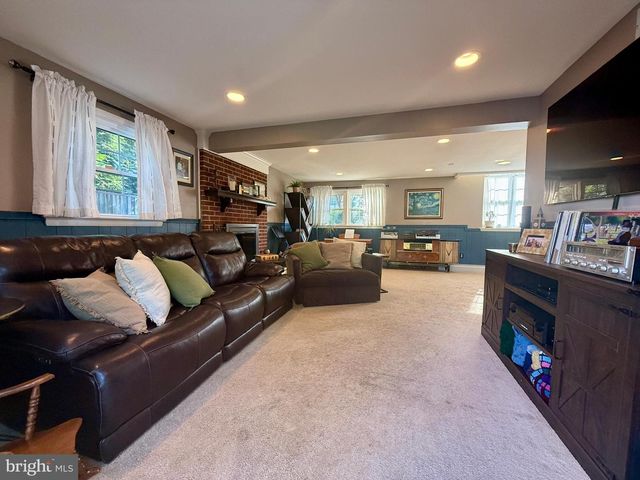2223 GREAT FALLS ST, Falls Church, VA 22046
