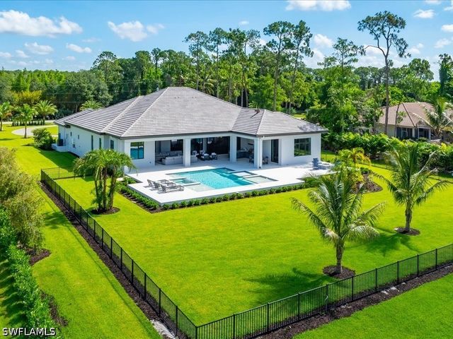 6446 Daniels RD, Naples, FL 34109