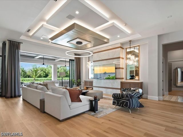 6446 Daniels RD, Naples, FL 34109