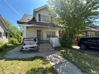 40 Dwight Avenue, Pontiac, MI 48341
