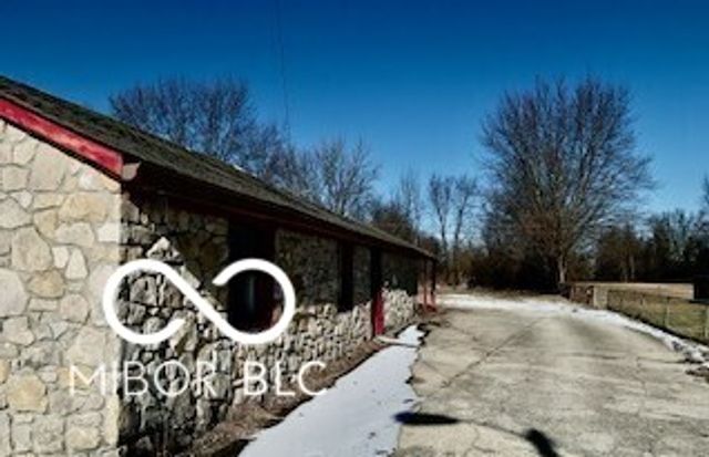 2860 E Edgewood Avenue, Indianapolis, IN 46227