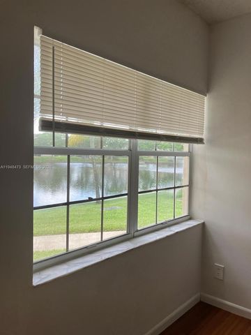 680 Cypress Club Way I10, Deerfield Beach, FL 33064