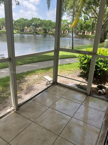 680 Cypress Club Way I10, Deerfield Beach, FL 33064