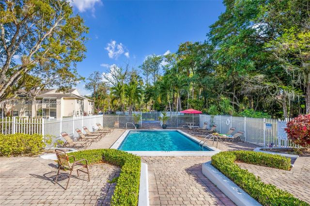 680 Cypress Club Way I10, Deerfield Beach, FL 33064