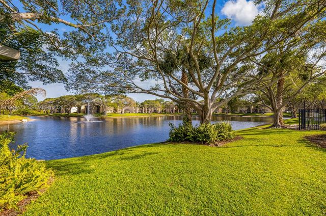 680 Cypress Club Way I10, Deerfield Beach, FL 33064