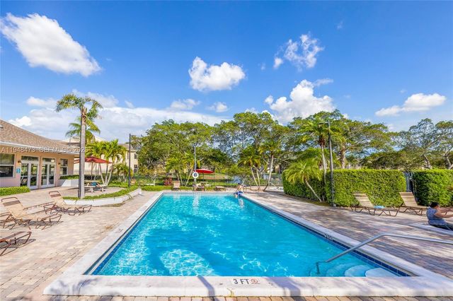 680 Cypress Club Way I10, Deerfield Beach, FL 33064