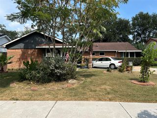 2401 Peach Lane, Pasadena, TX 77502