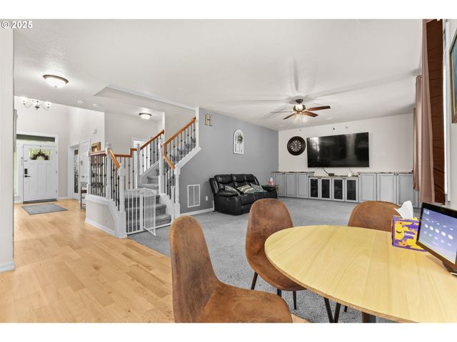 138 N LINK Ct, Newberg, OR 97132