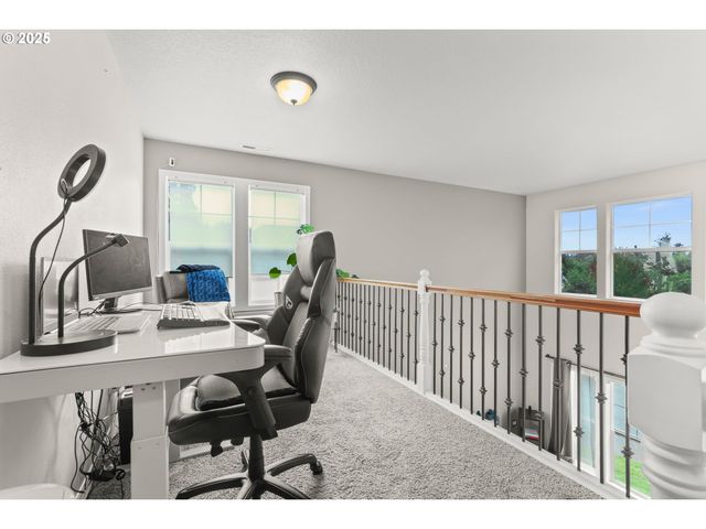 138 N LINK Ct, Newberg, OR 97132