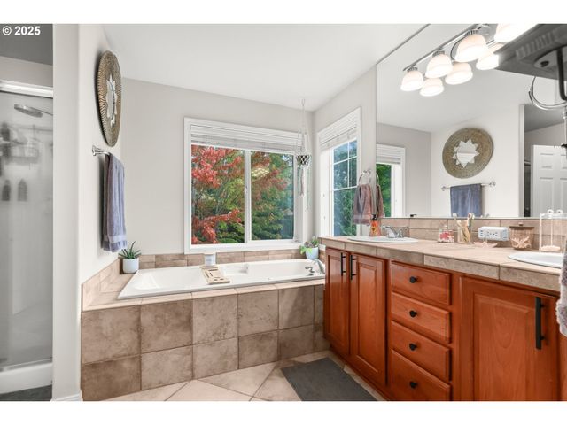 138 N LINK Ct, Newberg, OR 97132