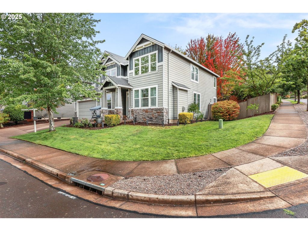 138 N LINK Ct, Newberg, OR 97132