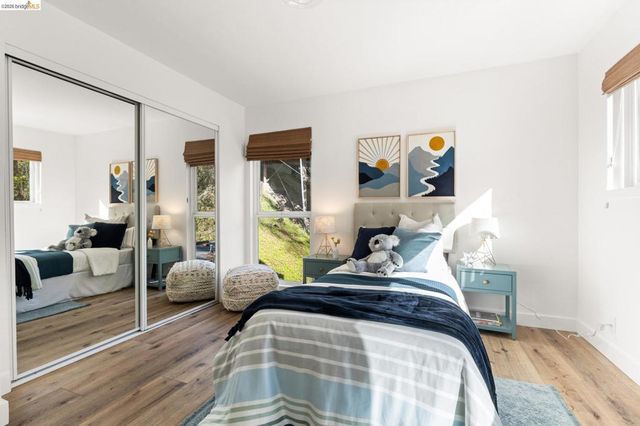 6931 6931 Pinehaven Rd, Oakland, CA 94611