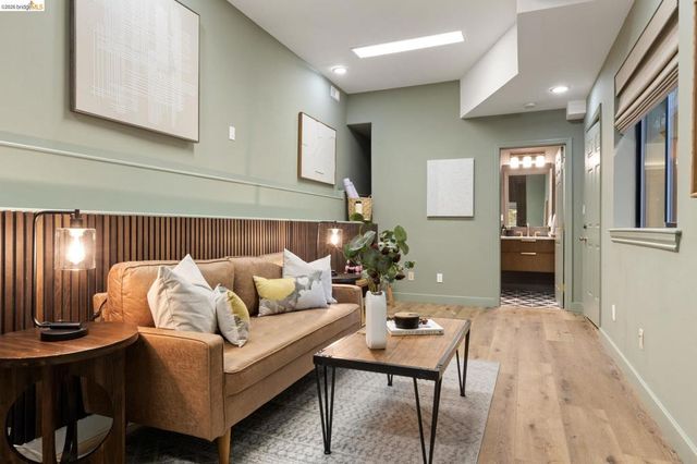 6931 6931 Pinehaven Rd, Oakland, CA 94611