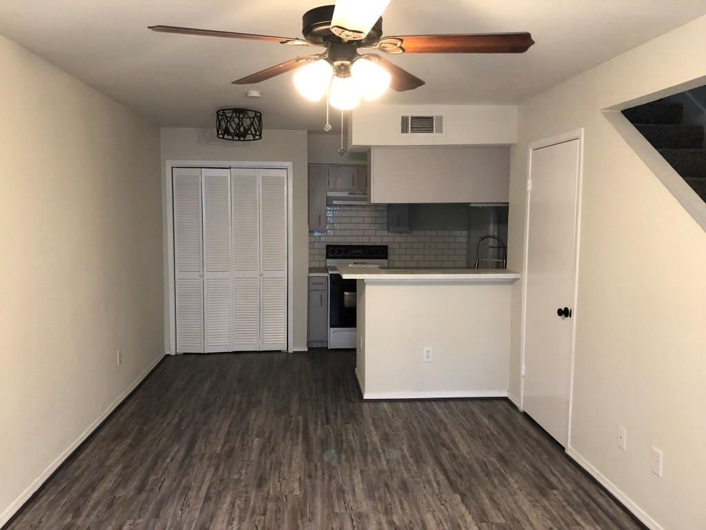 2100 S Wilcrest Drive S 121, Houston, TX 77042