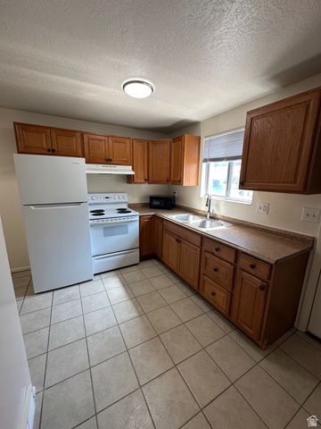 1235 E GORDON AVE, Layton, UT 84040