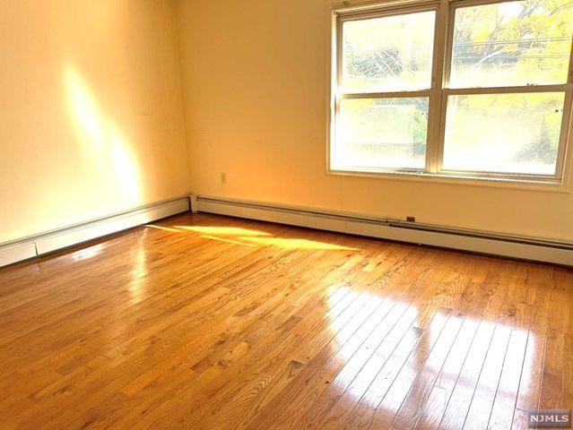 492 Grand Avenue, Leonia, NJ 07605