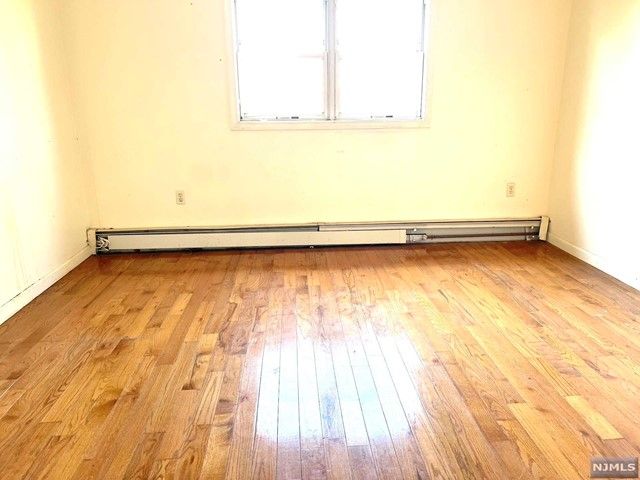 492 Grand Avenue, Leonia, NJ 07605