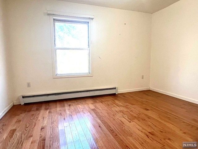 492 Grand Avenue, Leonia, NJ 07605