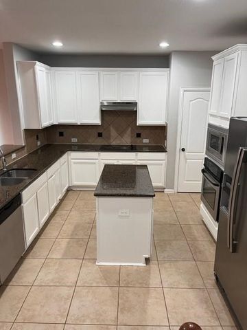 5818 Country View Lane W, Frisco, TX 75036