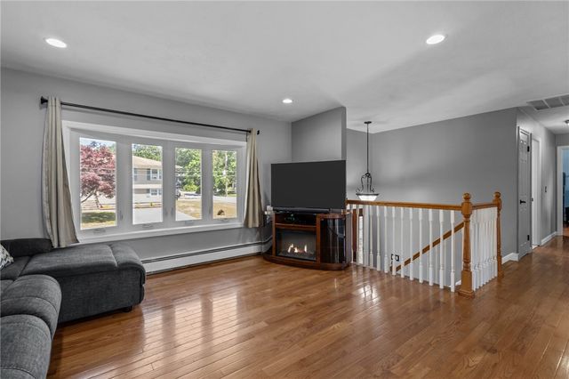 38 Bateman Avenue, Cranston, RI 02920