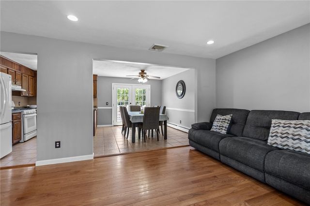 38 Bateman Avenue, Cranston, RI 02920