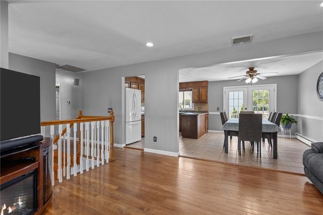38 Bateman Avenue, Cranston, RI 02920