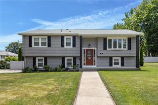 38 Bateman Avenue, Cranston, RI 02920