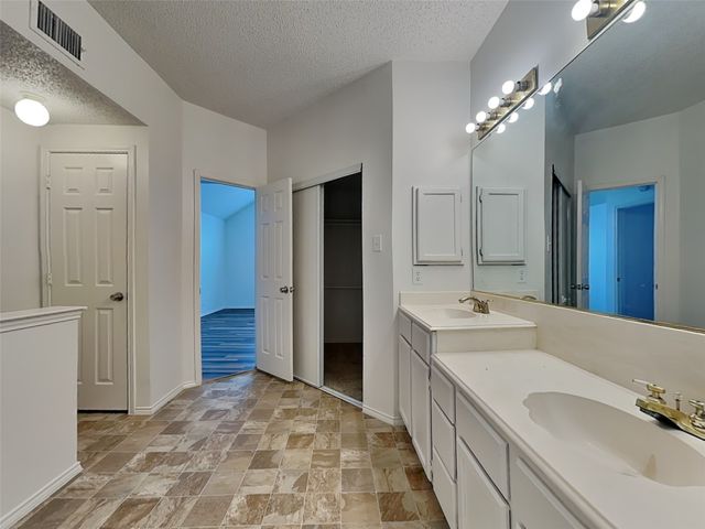1409 Post Oak Drive, Rowlett, TX 75089