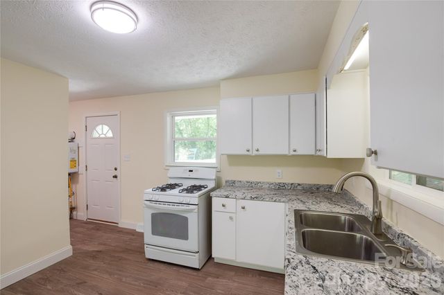 49 First Street, Asheville, NC 28803