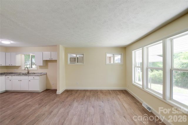49 First Street, Asheville, NC 28803