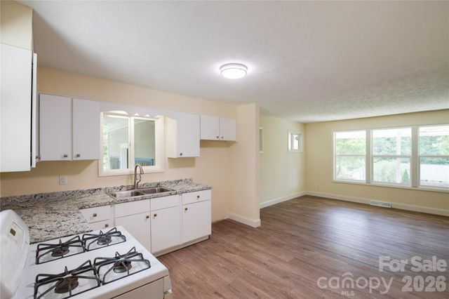 49 First Street, Asheville, NC 28803