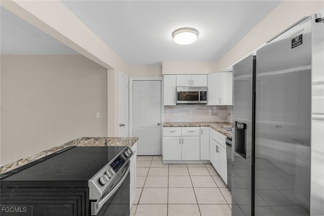 1453 Venetian CT, Cape Coral, FL 33904