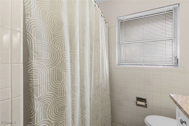 1453 Venetian CT, Cape Coral, FL 33904