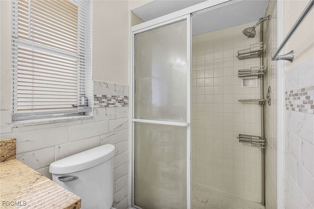 1453 Venetian CT, Cape Coral, FL 33904