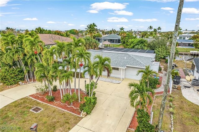 1453 Venetian CT, Cape Coral, FL 33904