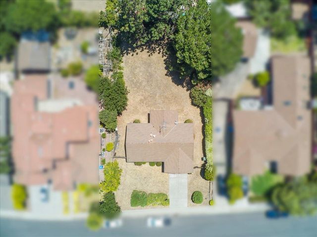 20860 Garden Gate Drive, Cupertino, CA 95014