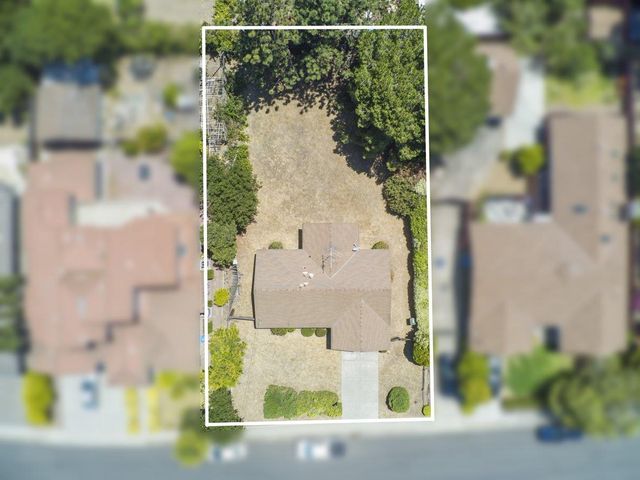 20860 Garden Gate Drive, Cupertino, CA 95014