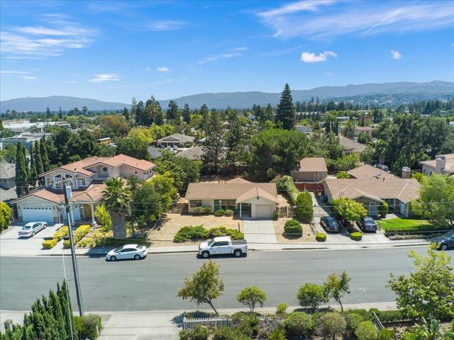 20860 Garden Gate Drive, Cupertino, CA 95014