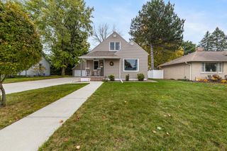 419 W Washington AVENUE, Hartford, WI 53027