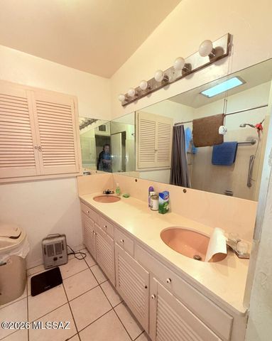 2850 E Glenn Street, Tucson, AZ 85716