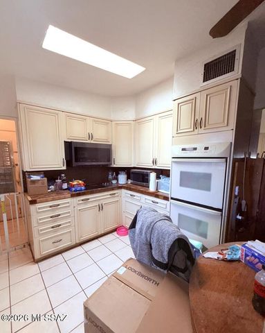 2850 E Glenn Street, Tucson, AZ 85716