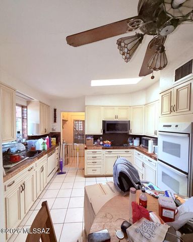 2850 E Glenn Street, Tucson, AZ 85716