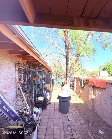 2850 E Glenn Street, Tucson, AZ 85716