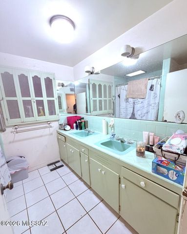 2850 E Glenn Street, Tucson, AZ 85716