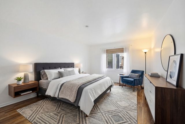 3008 Roberts Drive 1, Woodridge, IL 60517