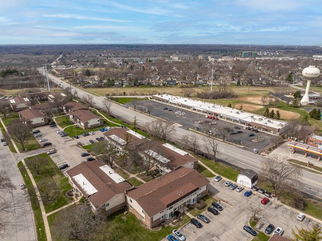 3008 Roberts Drive 1, Woodridge, IL 60517